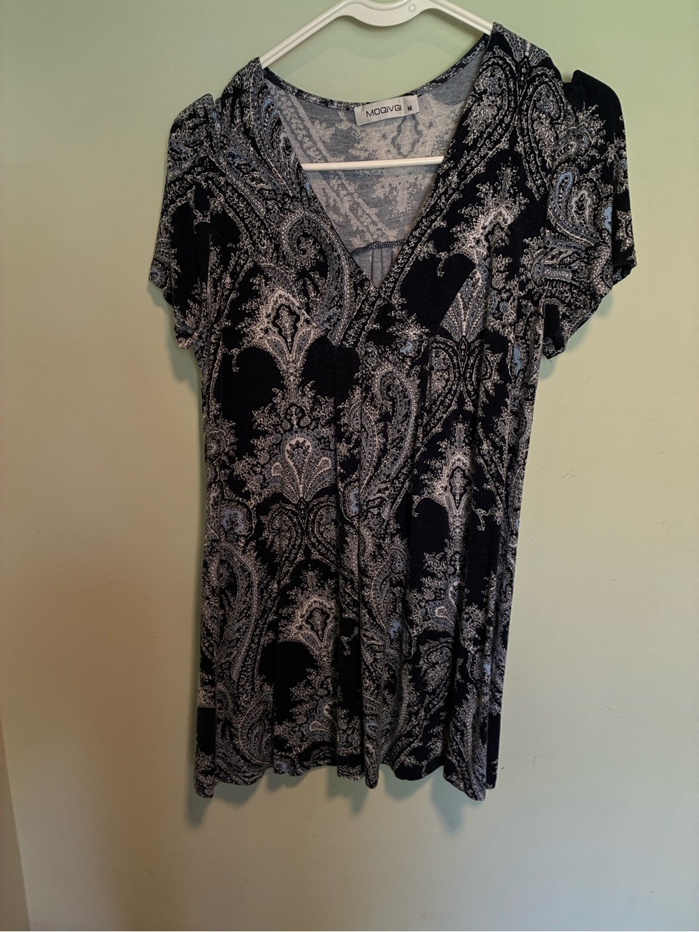 Avia Blue Paisley V-Neck Short Sleeve Tunic